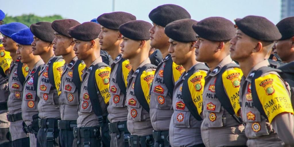 Darurat Penyalahgunaan Senjata Api, Polisi Diusulkan Pakai Tongkat dan Bubuk Merica