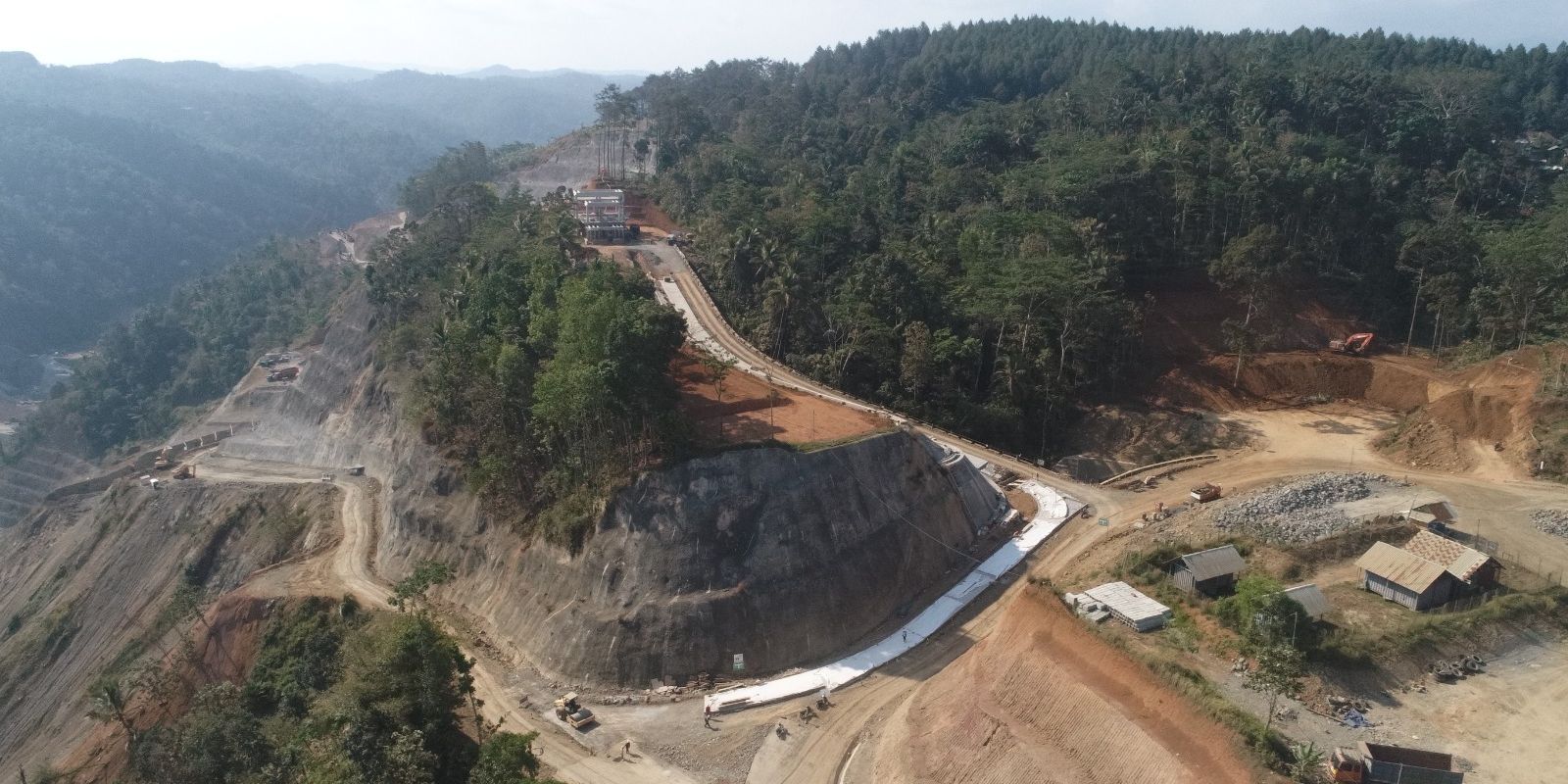 Potret Bendungan Bener, Diklaim Jadi Bendungan Tertinggi di Asia Tenggara