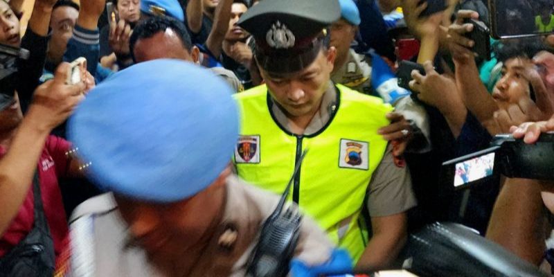 Jalani Sidang Kode Etik, Penampilan Aipda Robig Kenakan Seragam Polisi Jalan Tertunduk Masuki Ruang Sidang