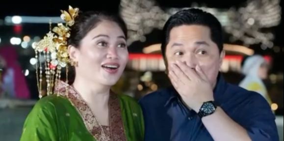 Momen Erick Thohir Unggah Foto Mesra dengan Sang Istri ‘Waktu Indonesia Bucin’