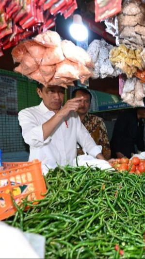 Cek Pasar Wonogiri, Jokowi Akui Harga Beras Naik