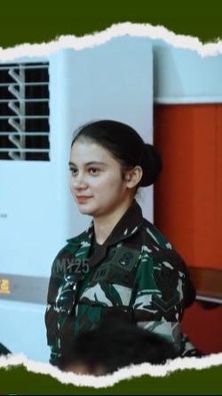 VIDEO: Kowad TNI Berparas Cantik Ini Bikin Siswa Siswi Terpana