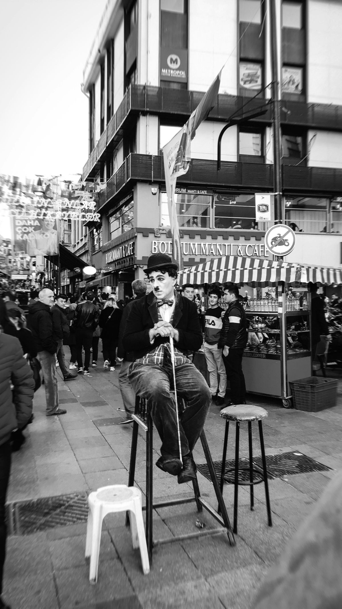 2 Februari 1914: Film Pertama Charlie Chaplin Berjudul Making A Living Ditayangkan