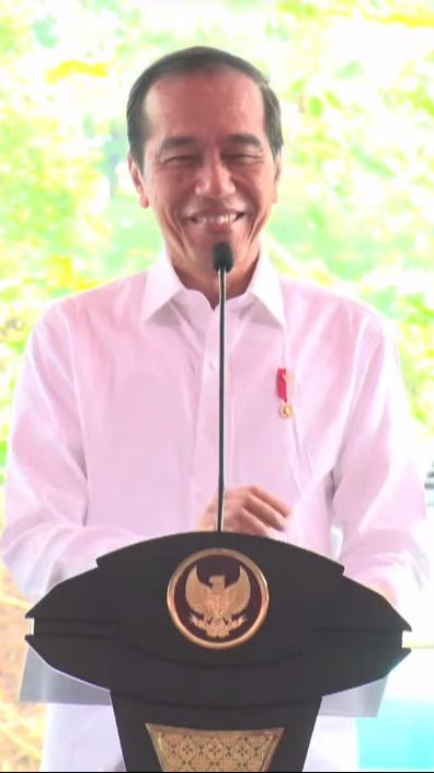 VIDEO: Respons Santai Jokowi Soal Petisi Guru Besar dan Akademisi UGM Kritik Pemerintah