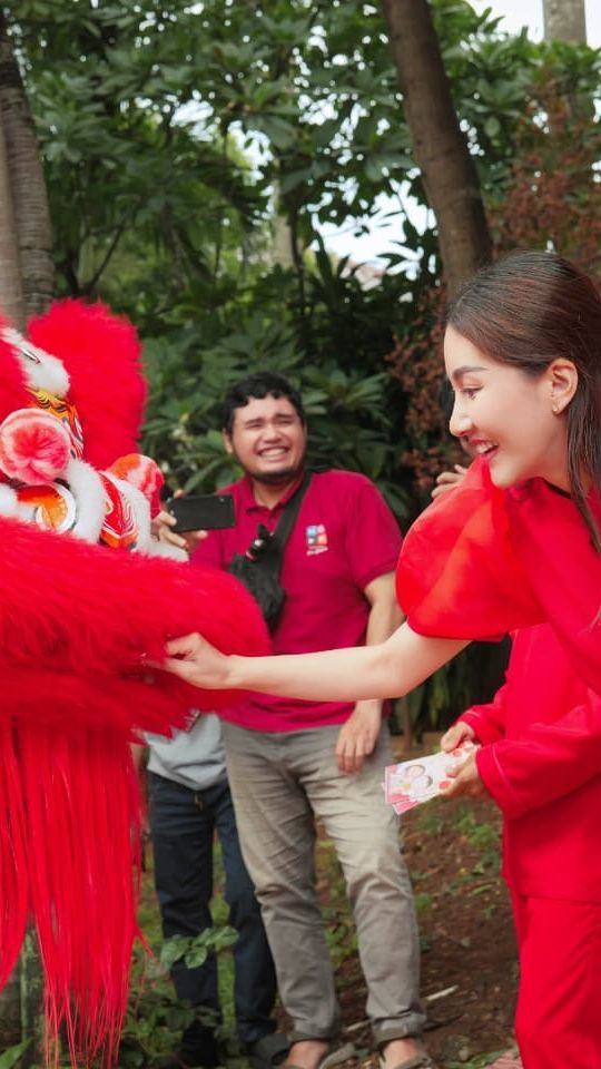 Undang Barongsai ke Rumah, Intip Foto-foto Keluarga Pasangan Ruben Onsu dan Sarwendah Rayakan Tahun Baru Imlek