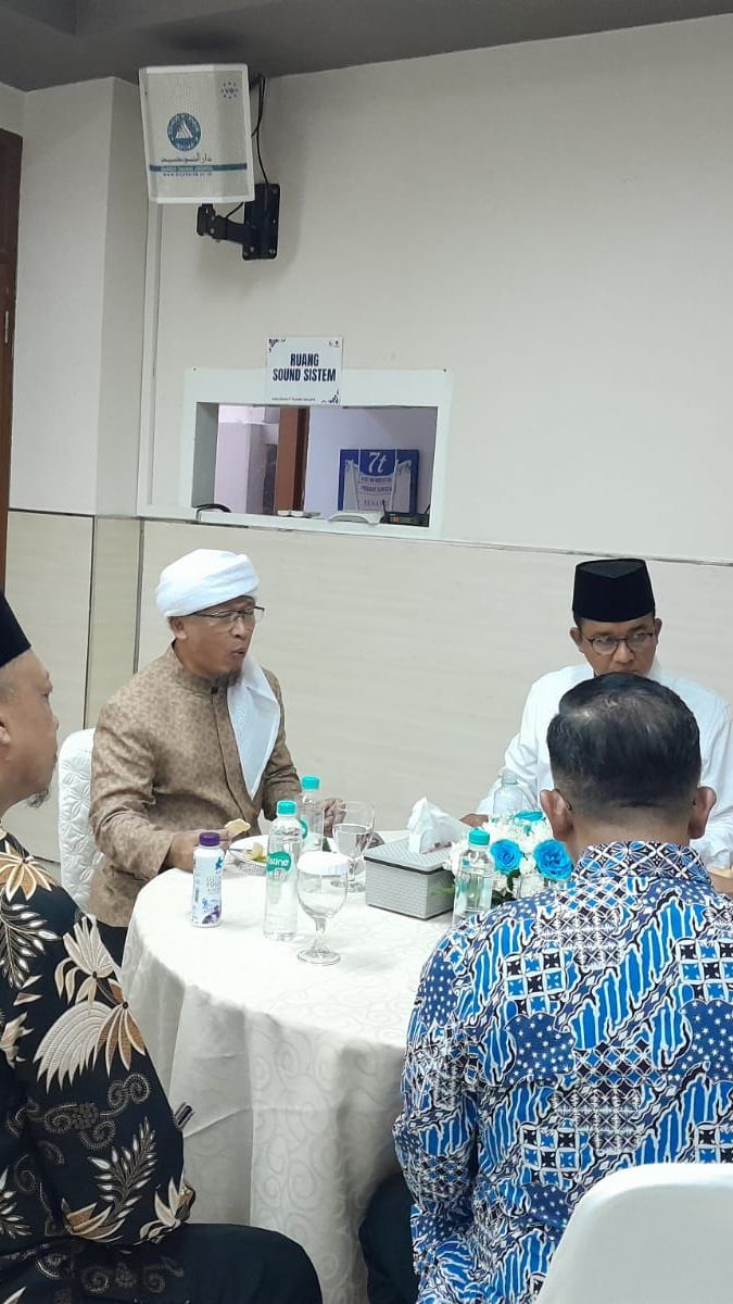 Isi Masa Tenang Pemilu, Anies Baswedan Silaturahmi ke Aa Gym