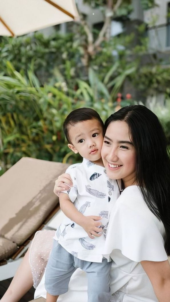 6 Momen Haru Tamara Tyasmara saat Kehilangan Dante Sang Anak, Nangis dan Peluk Erat