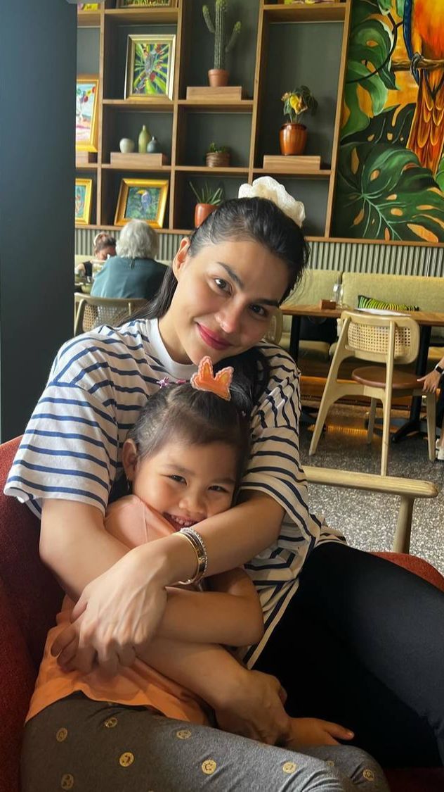 Foto-foto Terbaru Katherine Anak DJ Katty Butterfly yang Tumbuh Besar, Makin Cantik Seperti Sang Mama