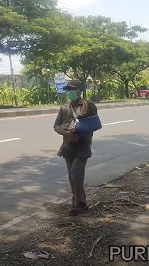 Untuk Menyambung Hidup, Pria Ini Pinjam Uang ke Teman Malah Diusir, Untung Ketemu dengan Ipda Purnomo Langsung Dibantu