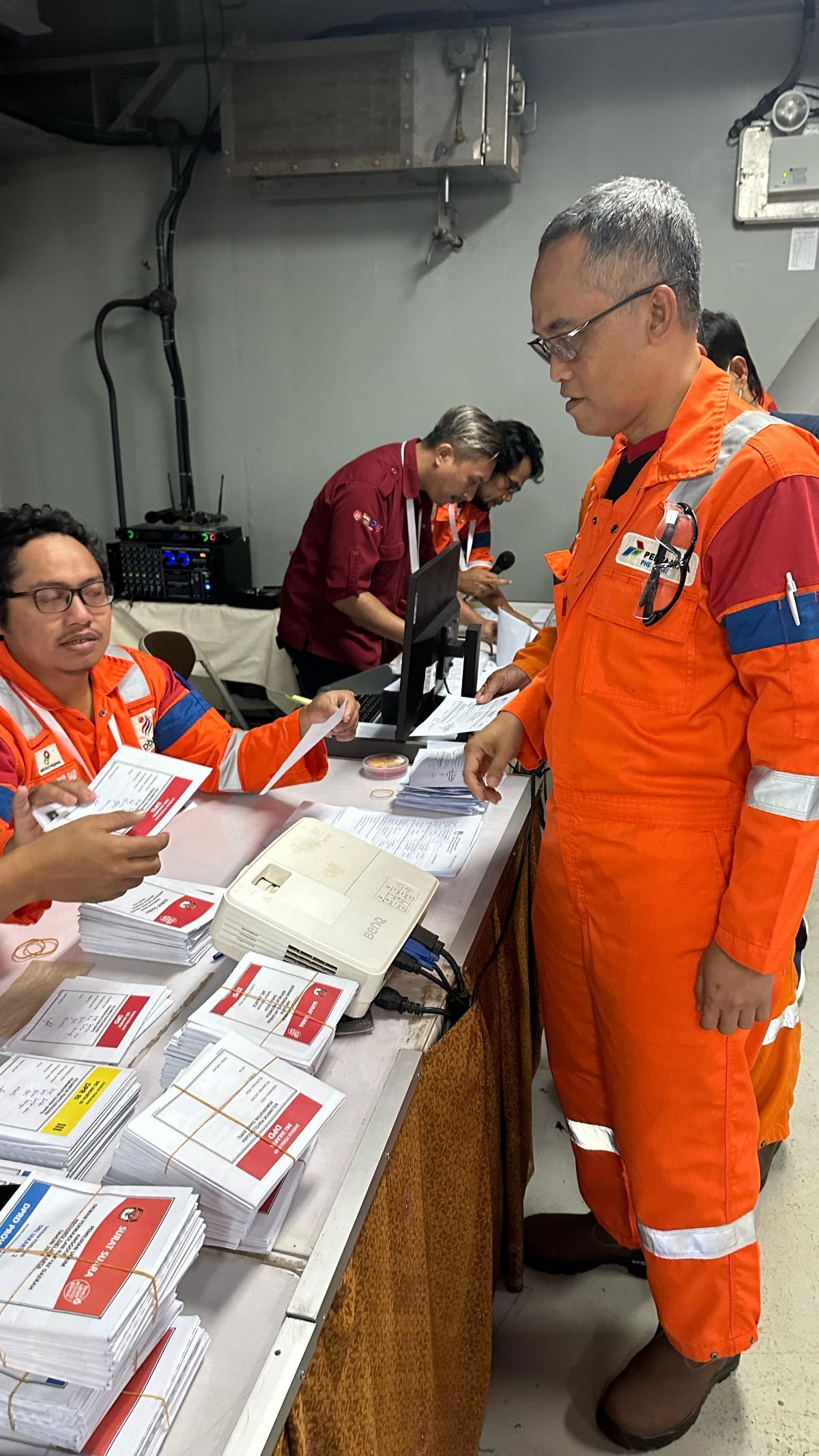 Pekerja Migas Lepas Pantai Gunakan Hak Pilih di Pemilu 2024, Begini Potret Tempat Pemungutan Suara