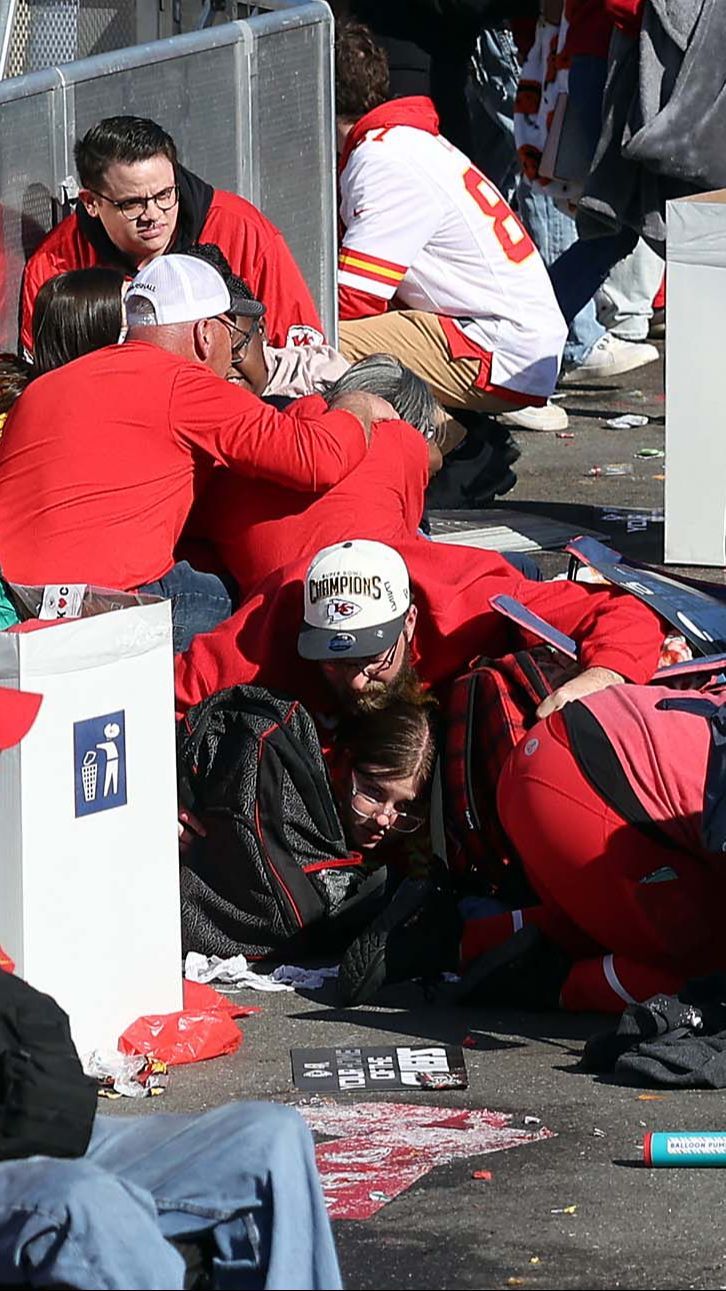 FOTO: Pendukung Kocar-kacir, Begini Mencekamnya Penembakan Saat Pesta Kemenangan Super Bowl di Kansas City