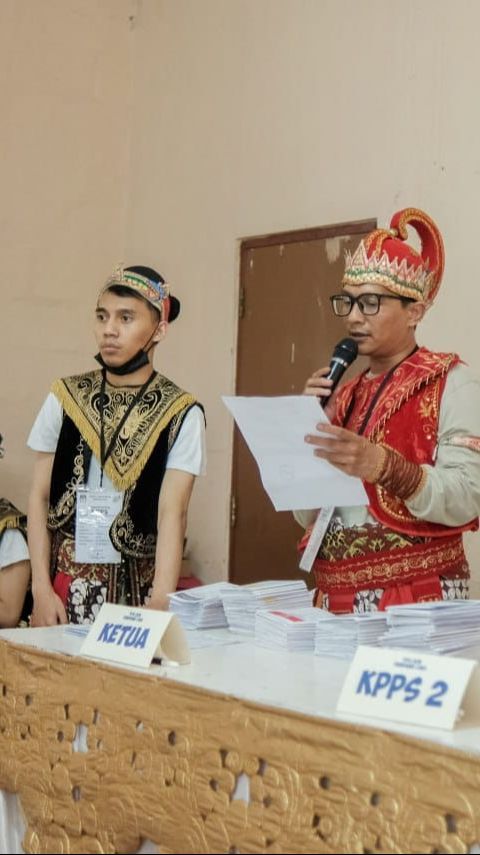 Melihat Kreatifnya Perayaan Pemilu di Bandung, Hadirkan Wayang, Superhero, hingga TPS Sampah Berhadiah Cokelat