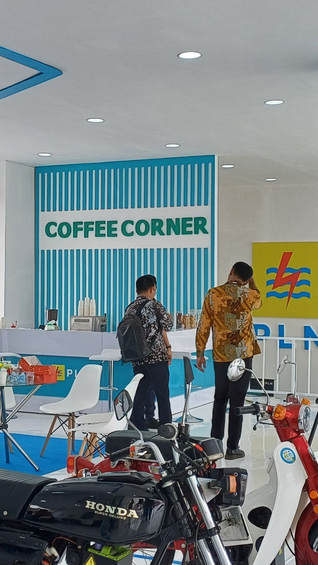 Baterai Motor Listrik Nanti Bisa Ditukar di Indomaret, Alfamart Hingga Superindo