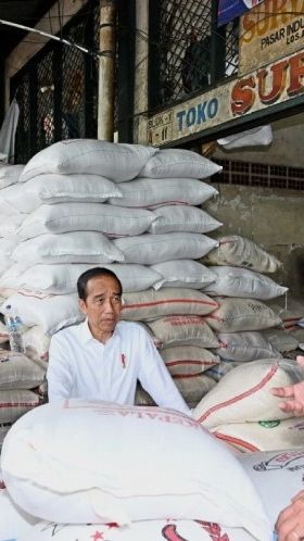 Jokowi Pastikan Stok Beras Aman saat Ramadan