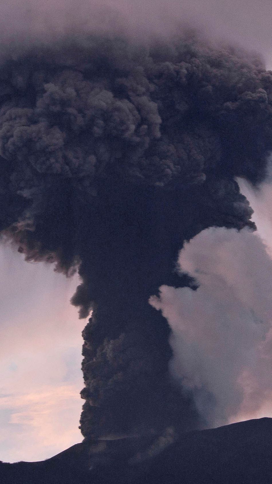 Gunung Marapi Erupsi Lagi, Tercatat 169 Kali sejak Desember 2023