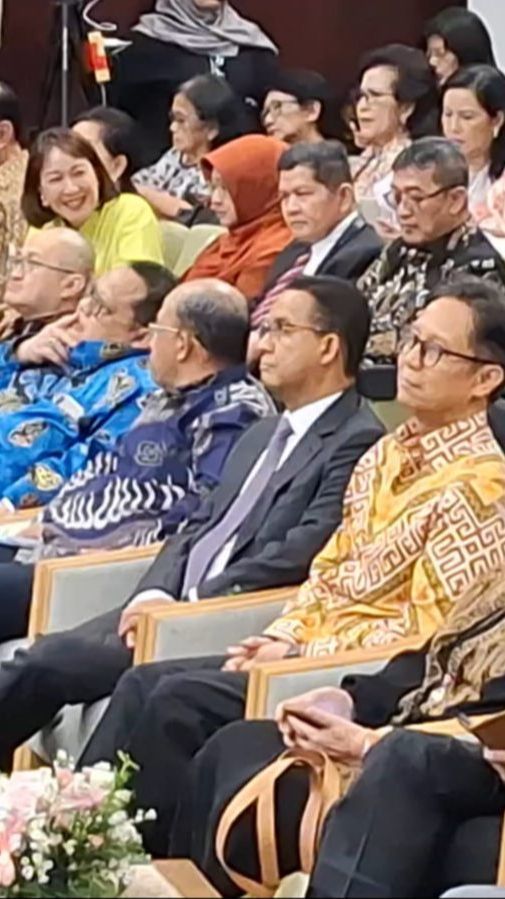 Anies dan Mahfud Bertemu di Pengukuhan Guru Besar Tetap FKUI, Ini yang Dibahas