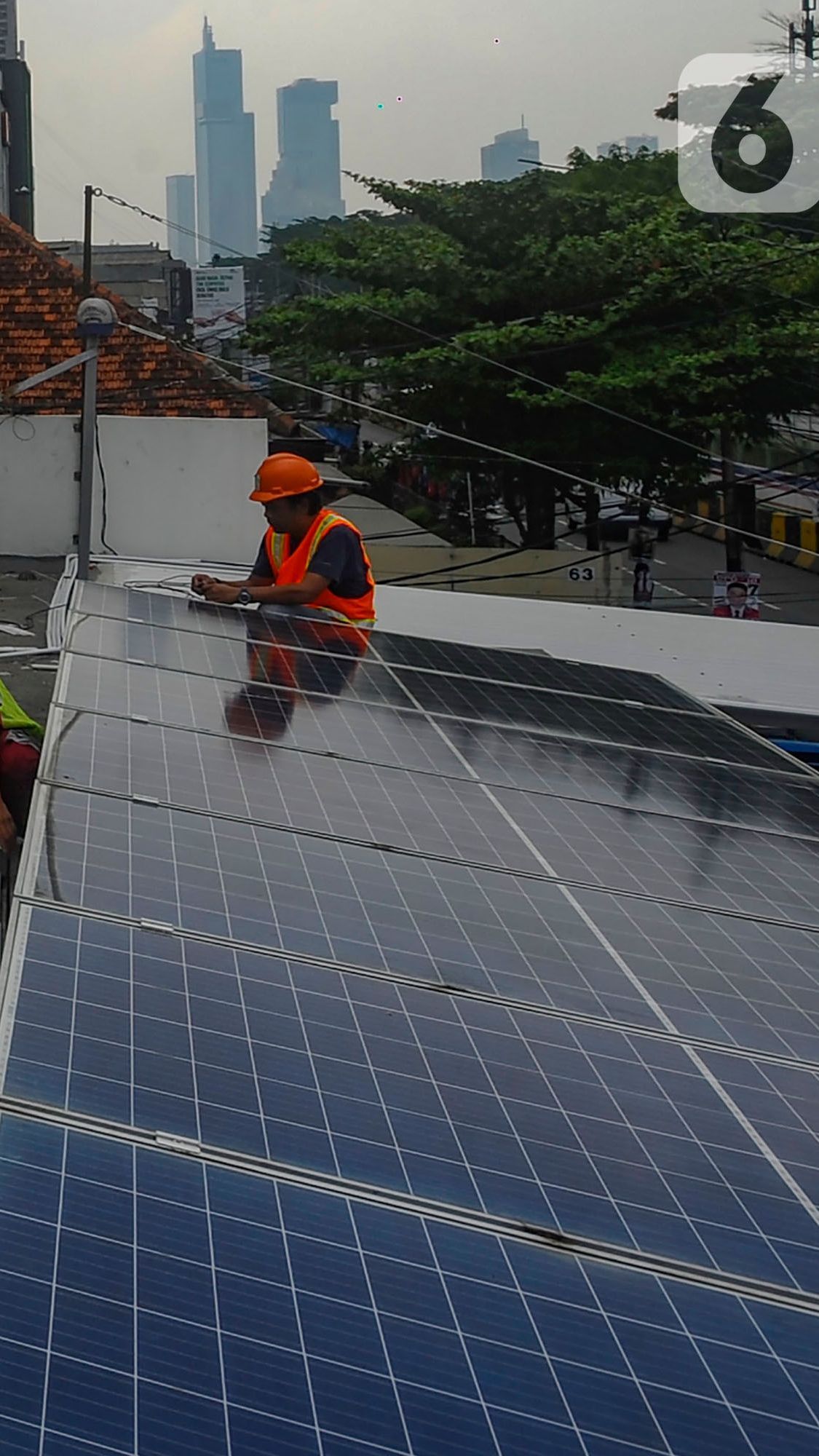 Akselerasi Dekarbonisasi, Pabrik Semen di Tuban Kini Gunakan PLTS Sebagai Sumber Energi