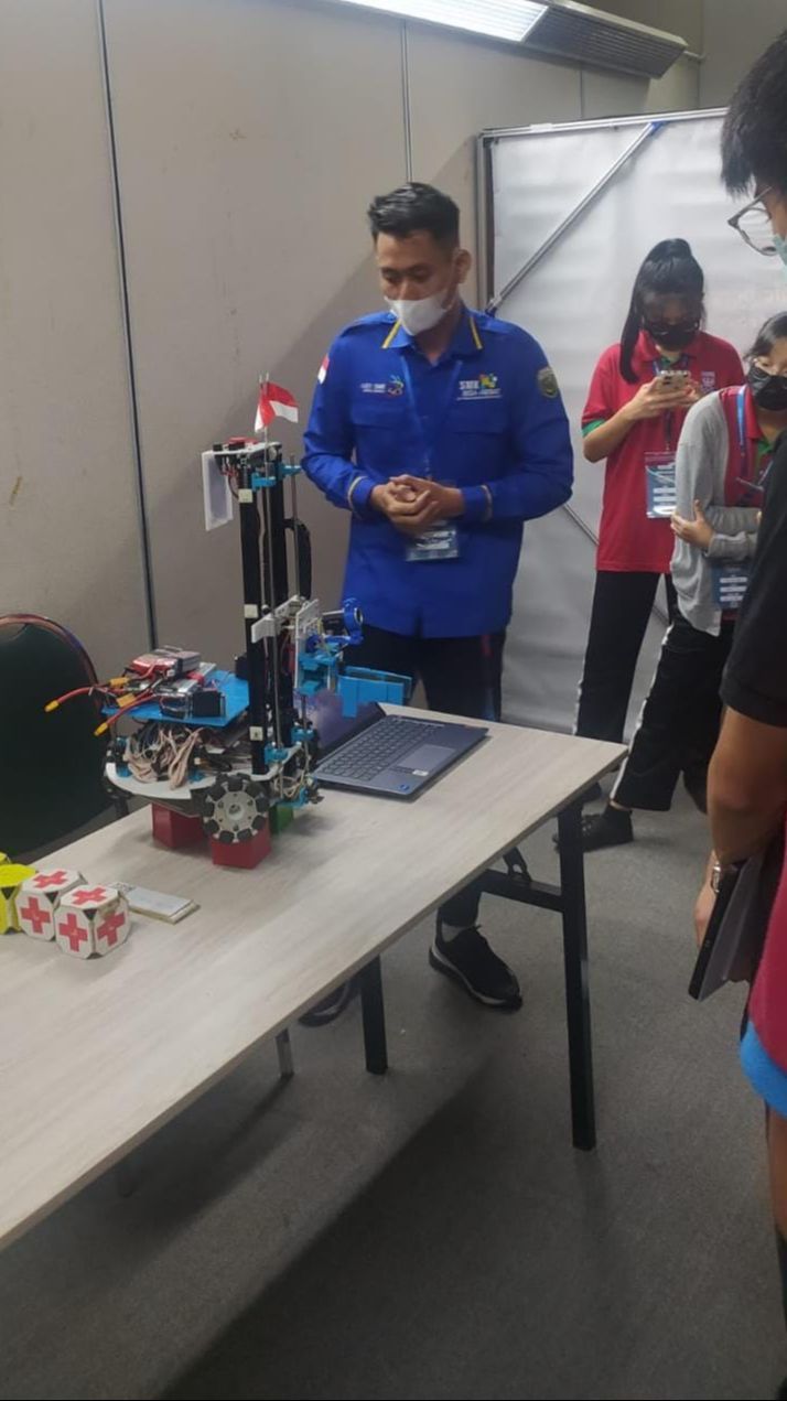 Siswa SMK 2 Palembang Ini Bikin Bangga Sumsel, Bawa Pulang Piala Kejuaraan Robotic Dunia