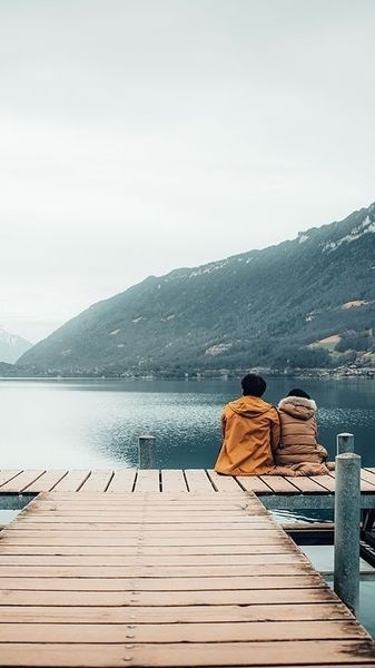 9 Momen Keseruan Liburan Ariel Noah di Eropa, Ajak Ibunda dan Putrinya ke Swiss