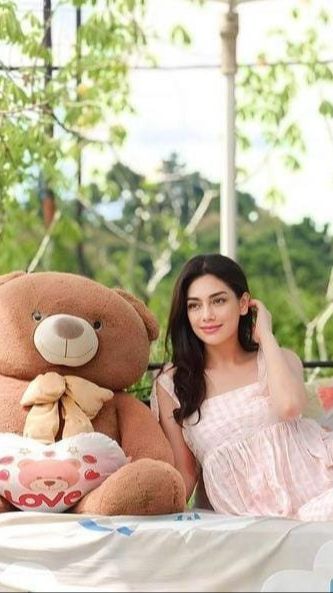 Celine Evangelista Foto Bareng Boneka Beruang Besar, Netizen Heboh Singgung Nama Mayor Teddy