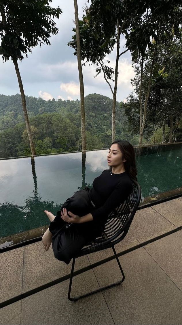 Tak Kuasa Bendung Air Mata, Ini Potret Nikita Willy yang Alami Keguguran Diusia Kandungan 7 Minggu, Suppport Sang Suami Jadi Sorotan