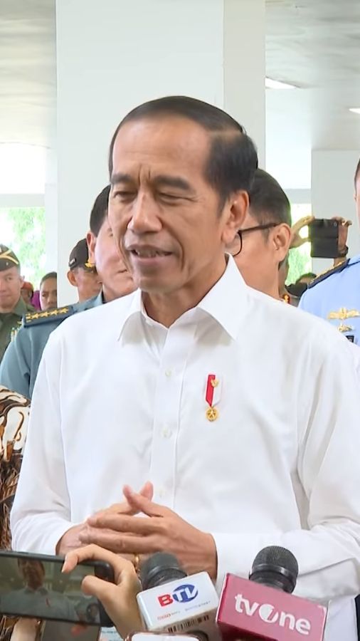 Jokowi Sebut Sering Dikritik Tajam: Gambar Wajah Saya Aneh-Aneh di Sampul Media, Cucu Komplain