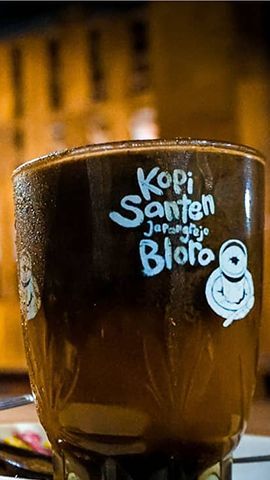 Mencicipi Kopi Santan Mbah Sakijah, Minuman Legendaris Khas Blora Favorit Lintas Generasi