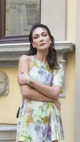 Pesona Luna Maya saat Hadir di Milan Fashion Week, Penampilannya Curi Perhatian