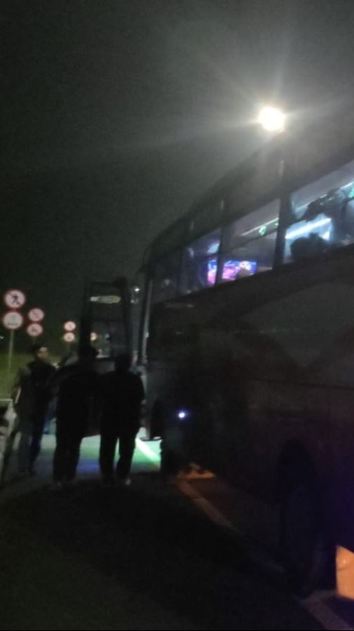 Bus Antarkota Diadang Bea Cukai saat Melintas di Malang, Ternyata Bawa Barang Ilegal Ini