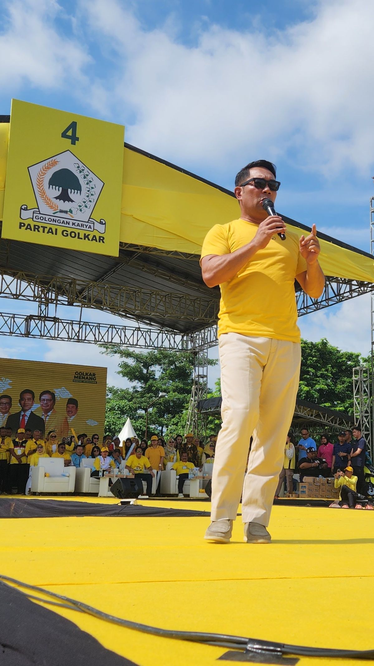 Baliho Ridwan Kamil 'OTW Jakarta Nih', Golkar Tak Tutup Kemungkinan Maju Pilgub DKI