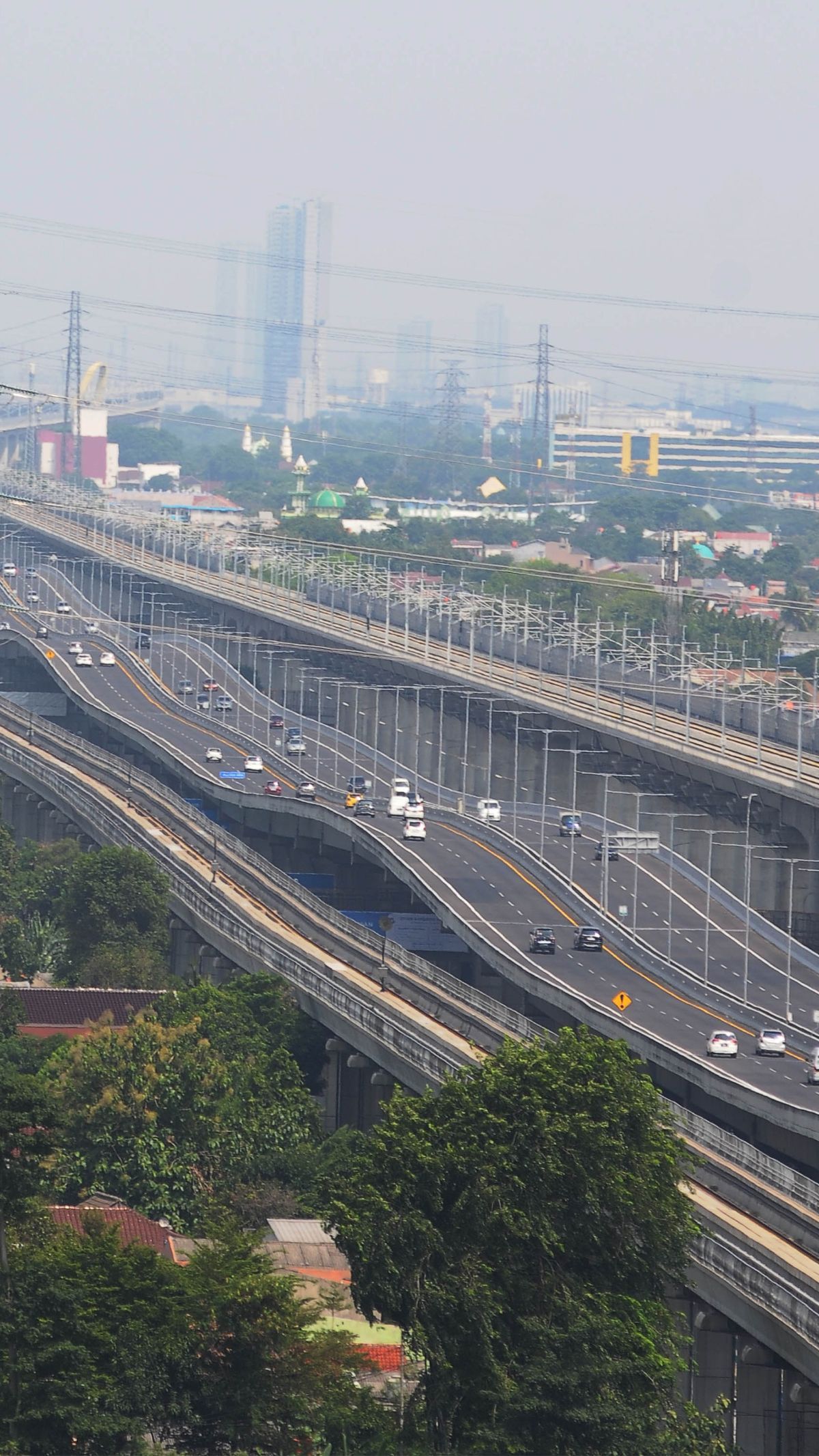 FOTO: Siap-Siap! Tarif Tol Jakarta-Cikampek dan Tol Layang MBZ Akan Naik