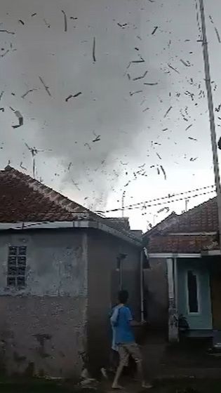 Jika Rumah Masih KPR dan Terdampak Badai Tornado, Lakukan Hal Ini Segera