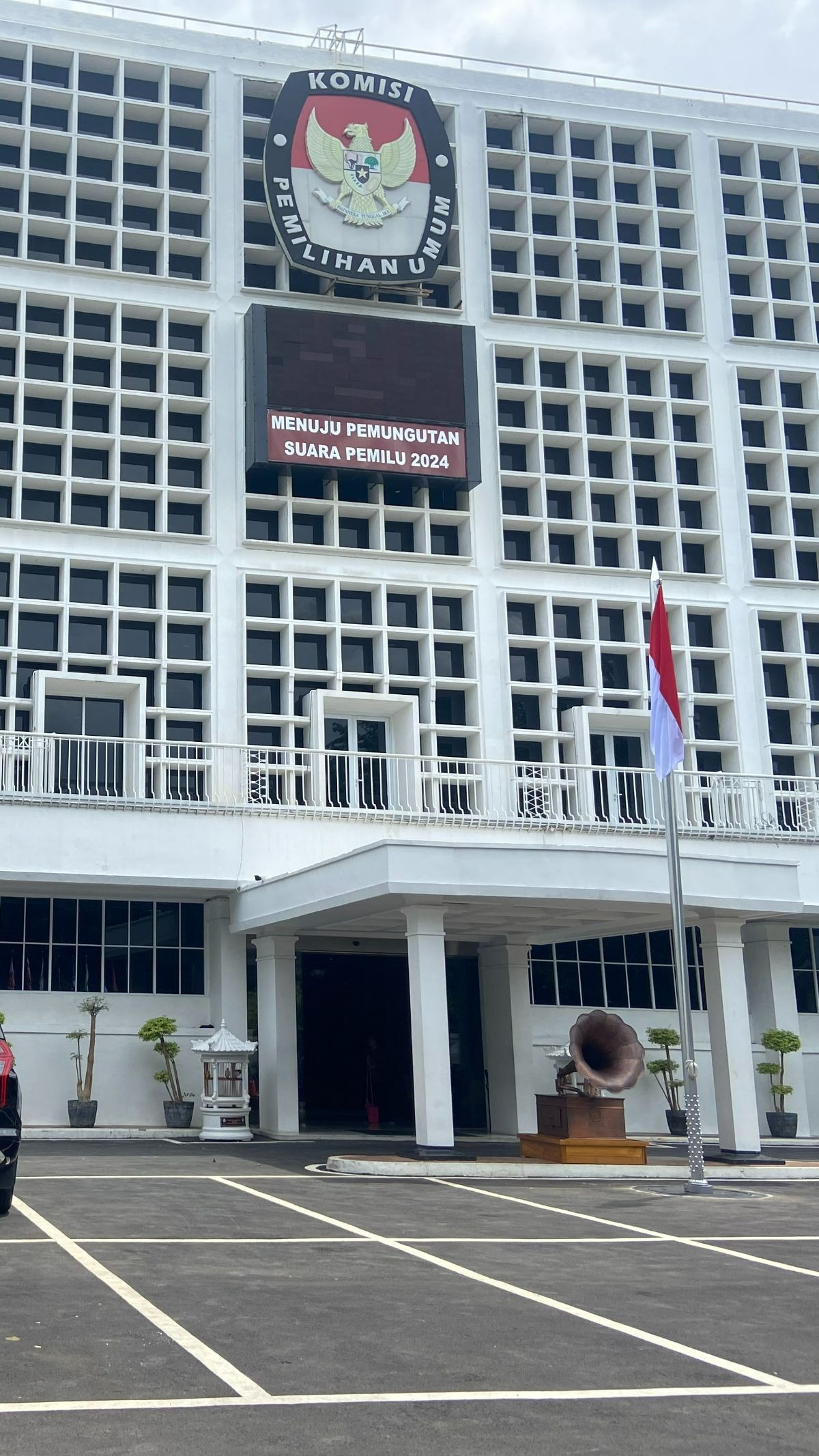 957 Personel Gabungan Amankan Demo di KPU Siang Ini