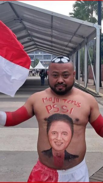 Sempat Viral karena Lukis Wajah Erick Thohir di Badan, Ini Sosok Mas Katon Suporter Fanatik Timnas yang Meninggal Dunia karena Sakit