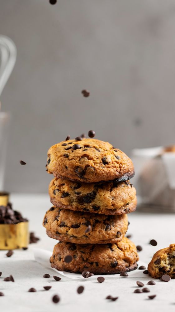 Easy Chocolate Chip Cookies Recipe In 2 Variations: Bake And No-Bake ...