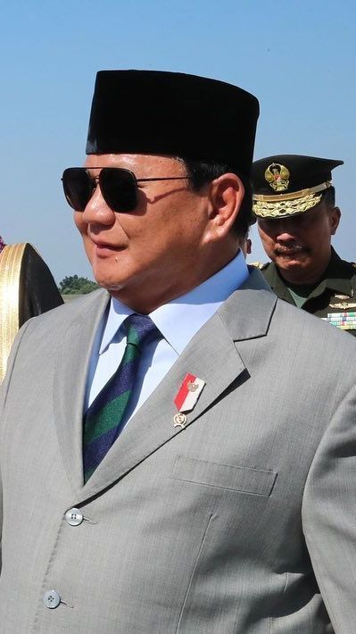 Viral Prabowo Pakai Pin Kepresidenan Seperti Jokowi, Begini Faktanya