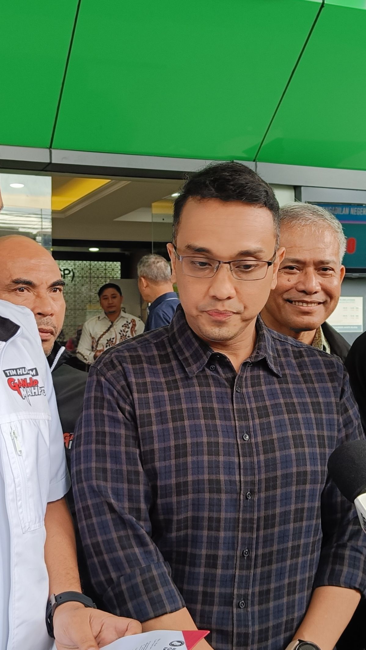 Hakim Tolak Praperadilan Aiman Witjaksono, Tegaskan Penyitaan Handphone dan Akun Medsos Sah