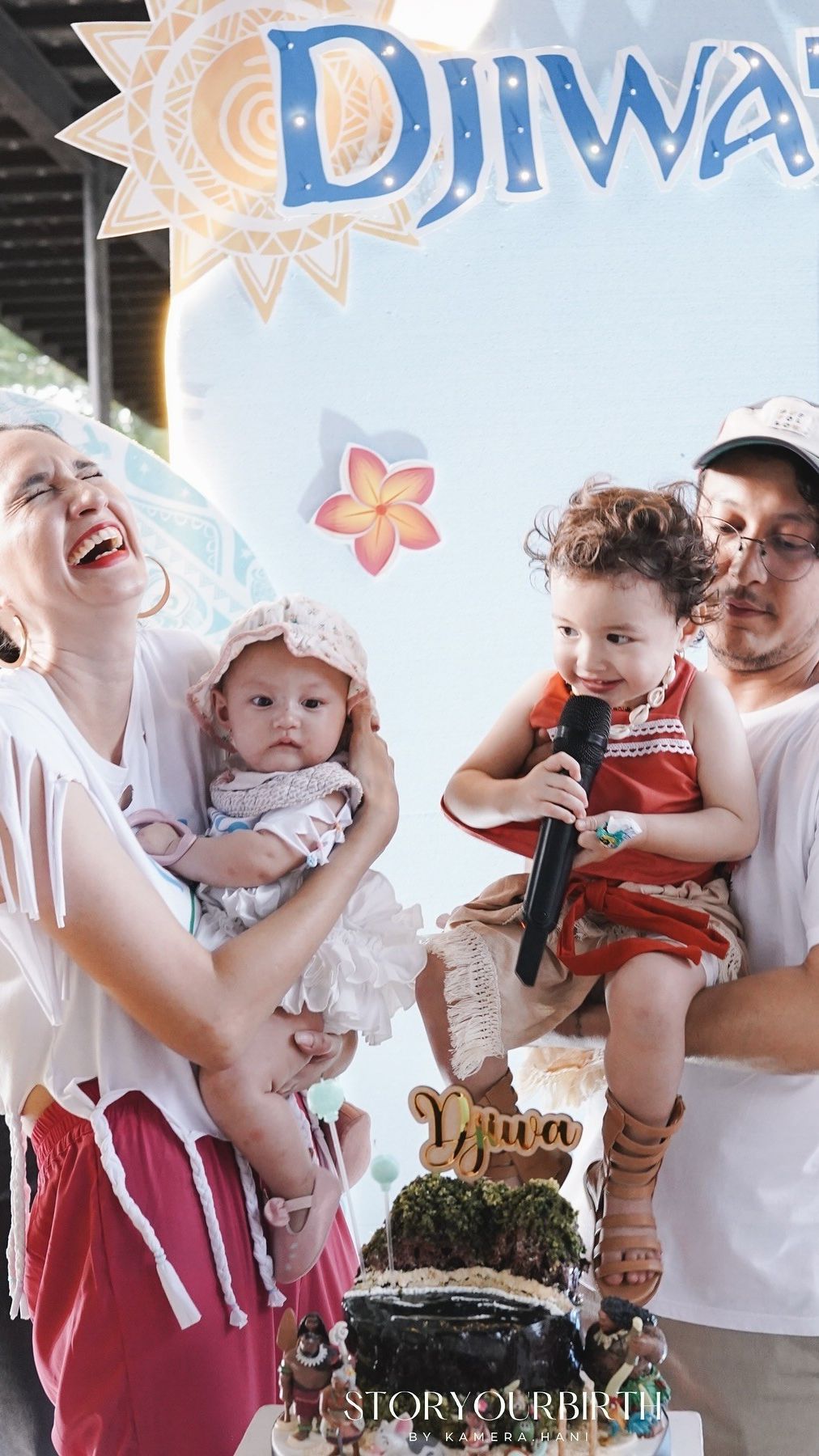 Foto-foto Keseruan di Momen Ultah ke-2 Baby Djiwa Anak Nadine Chandrawinata dan Dimas Anggara, Cute Banget!