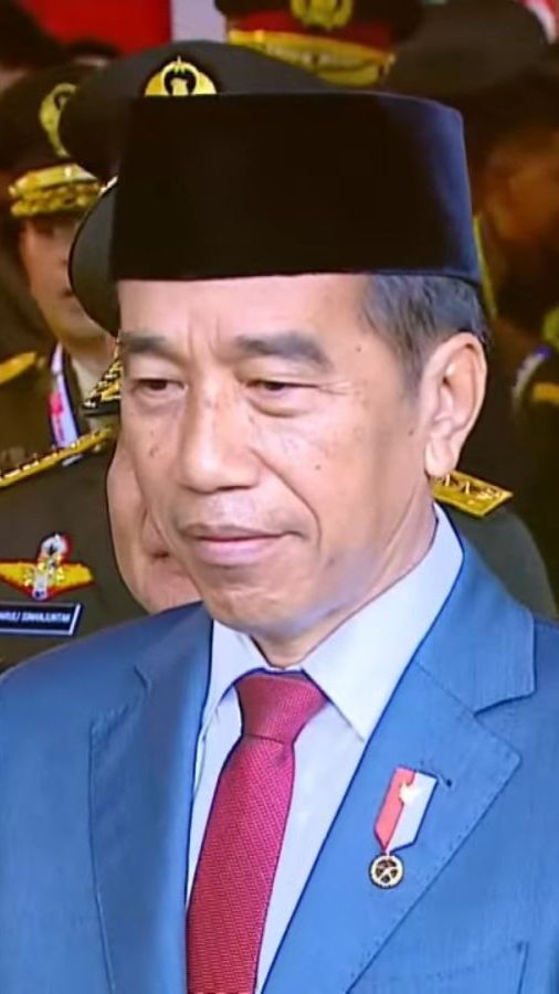 Jokowi Minta TNI-Polri Proaktif Netralisir Residu Politik Sampai Pelantikan Presiden Baru