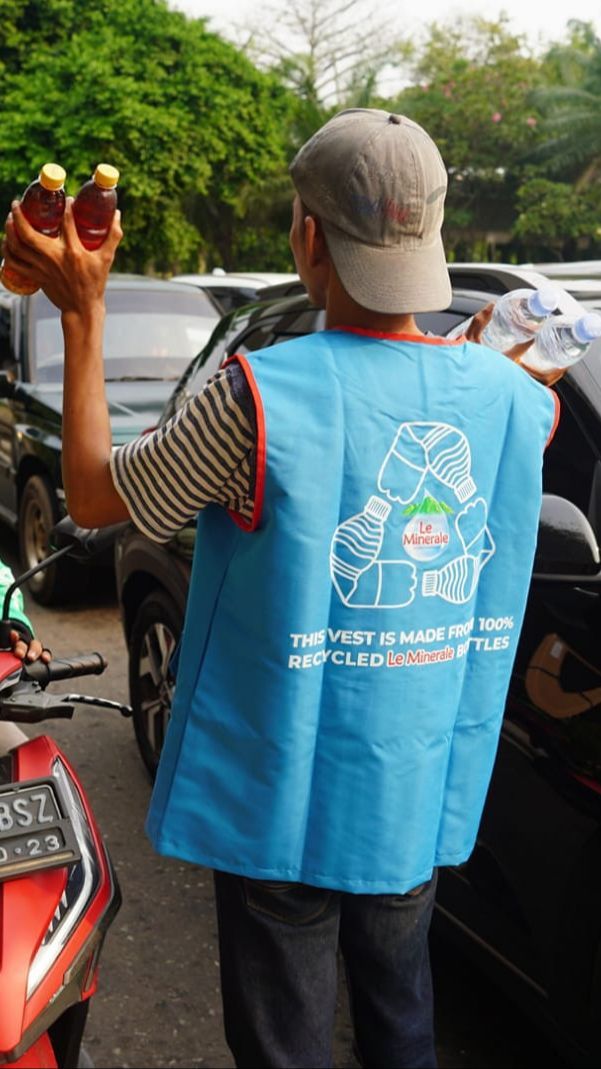 Ternyata, Warga Malaysia Banyak Beralih Jadi Pedagang Asongan dan Penjaga Warung Makan