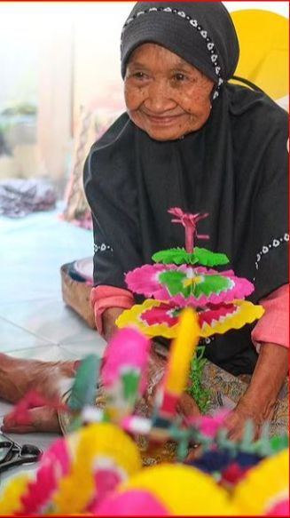 Kini Mulai Tertelan Zaman, Ini Kisah Mbah Atmo Sang Pelestari Perajin Mainan Anak Tradisional di Bantul