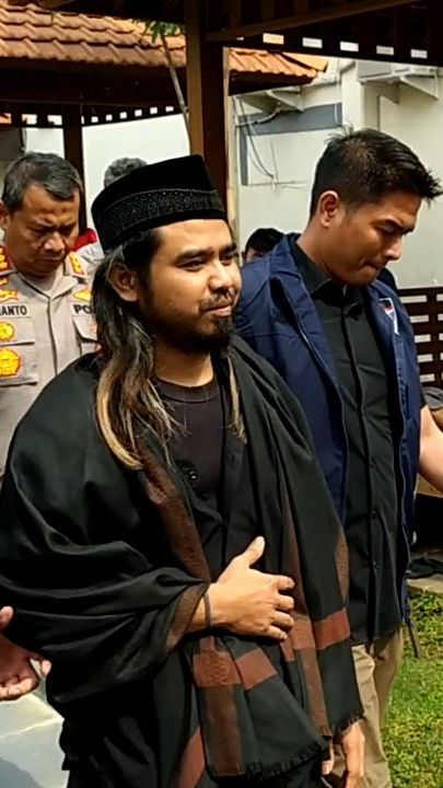 Polisi Amankan Gus Samsudin Terkait Konten Suami Istri Boleh Tukar Pasangan!