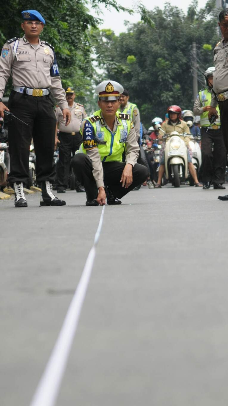 Solar Tumpah di Tikungan Pengkol Semarang Picu Kecelakaan, 2 Pemotor Tewas