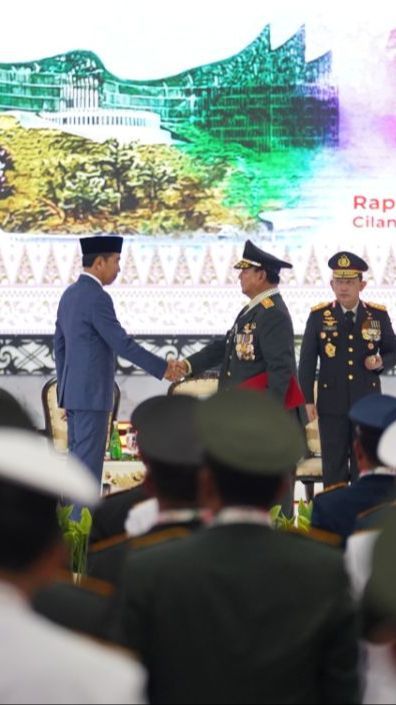 Ramai Kritik Prabowo Terima Penghargaan Jenderal Bintang 4, Ada Pelanggaran Aturan?