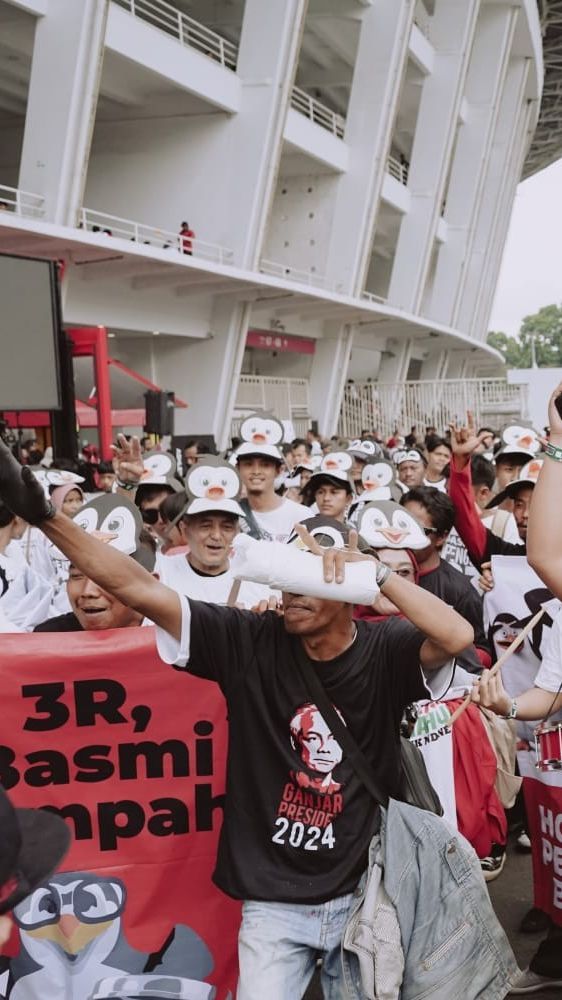 Aksi Bersih-Bersih Relawan Ganjar dan Pasukin, Simbol Kepedulian Jaga Bumi