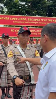 Momen Komjen Polri Cek Nama Taruna Akpol 'Benar Enggak Namamu Sesuai sama Kelakuanmu'