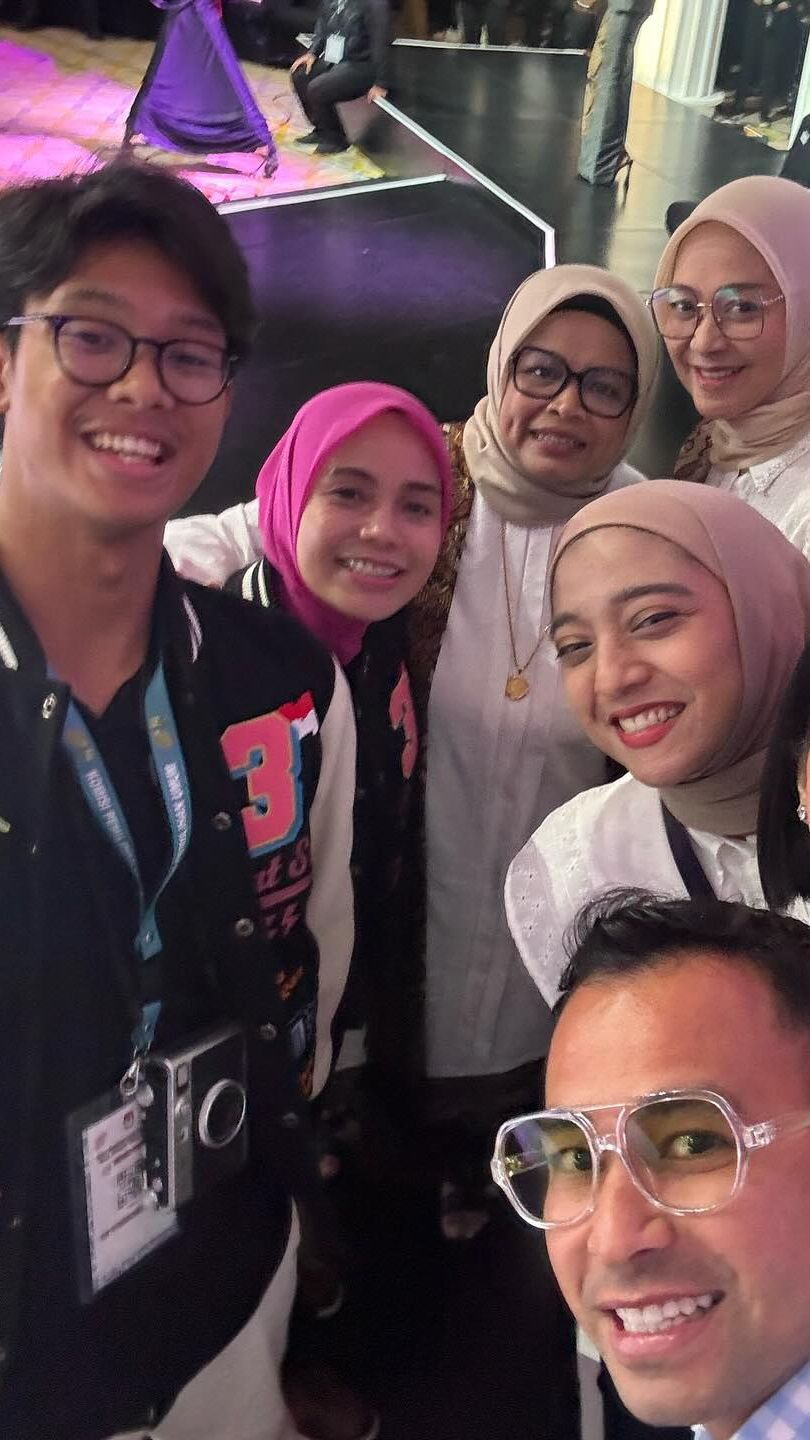 Foto Bareng Para Pendukung Tiga Capres, Raffi Ahmad '1 2 3 Sayang Semuanya'