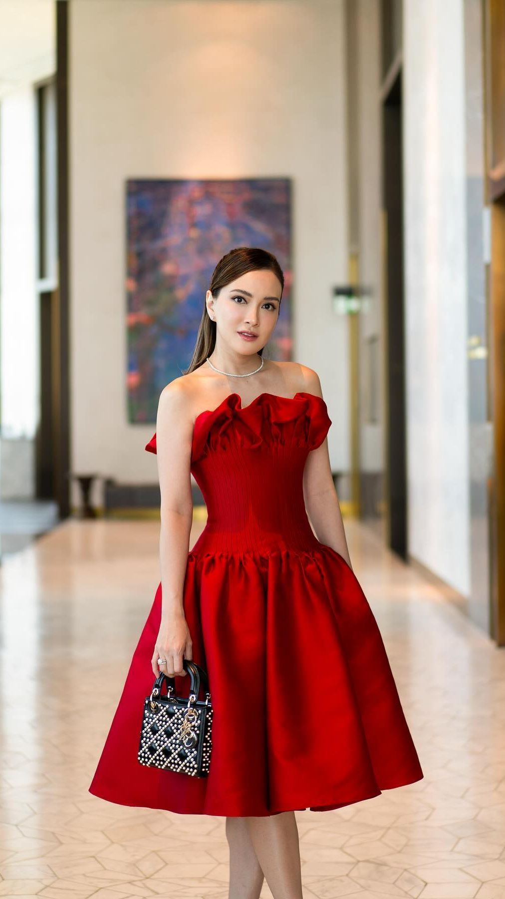 Tampil dalam Balutan Dress Merah, Intip 10 Potret Cantik Shandy Aulia saat jadi Bridesmaid di Australia