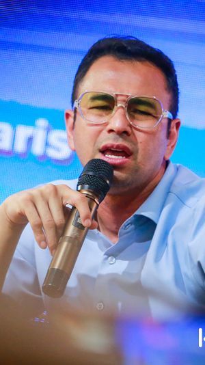 Potret Raffi Ahmad Didampingi Hotman Paris saat Buka Suara soal Tudingan Pencucian Uang, Ungkap Valuasi Rans yang Mencapai Rp2,7 Triliun