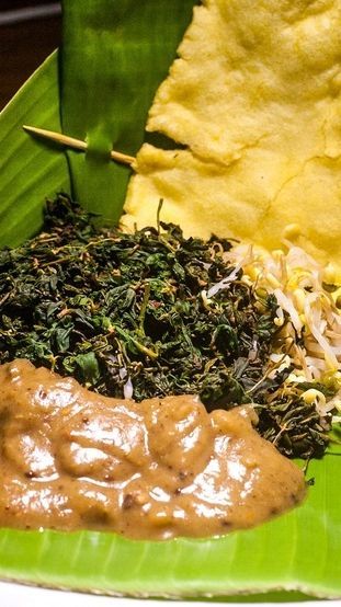 Kenikmatan Pecel Semanggi Surabaya, Berawal dari Kebiasaan Warga Meramban Tanaman di Sekitar Rumah Kini Jadi Warisan Budaya